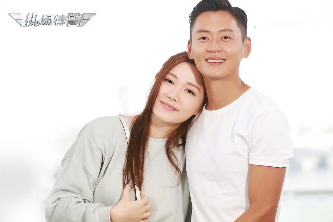 新晋视帝两任女友同框，谁丑谁尴尬，圈子小了