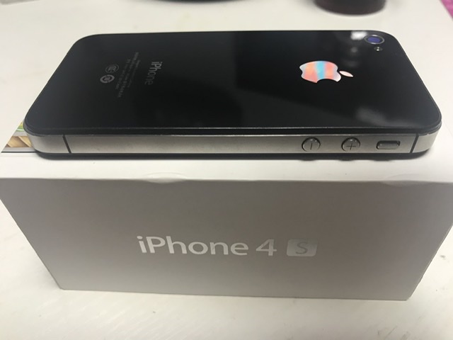 旧物重拾：只要是果粉，你一定会拥有一个它——iPhone4s