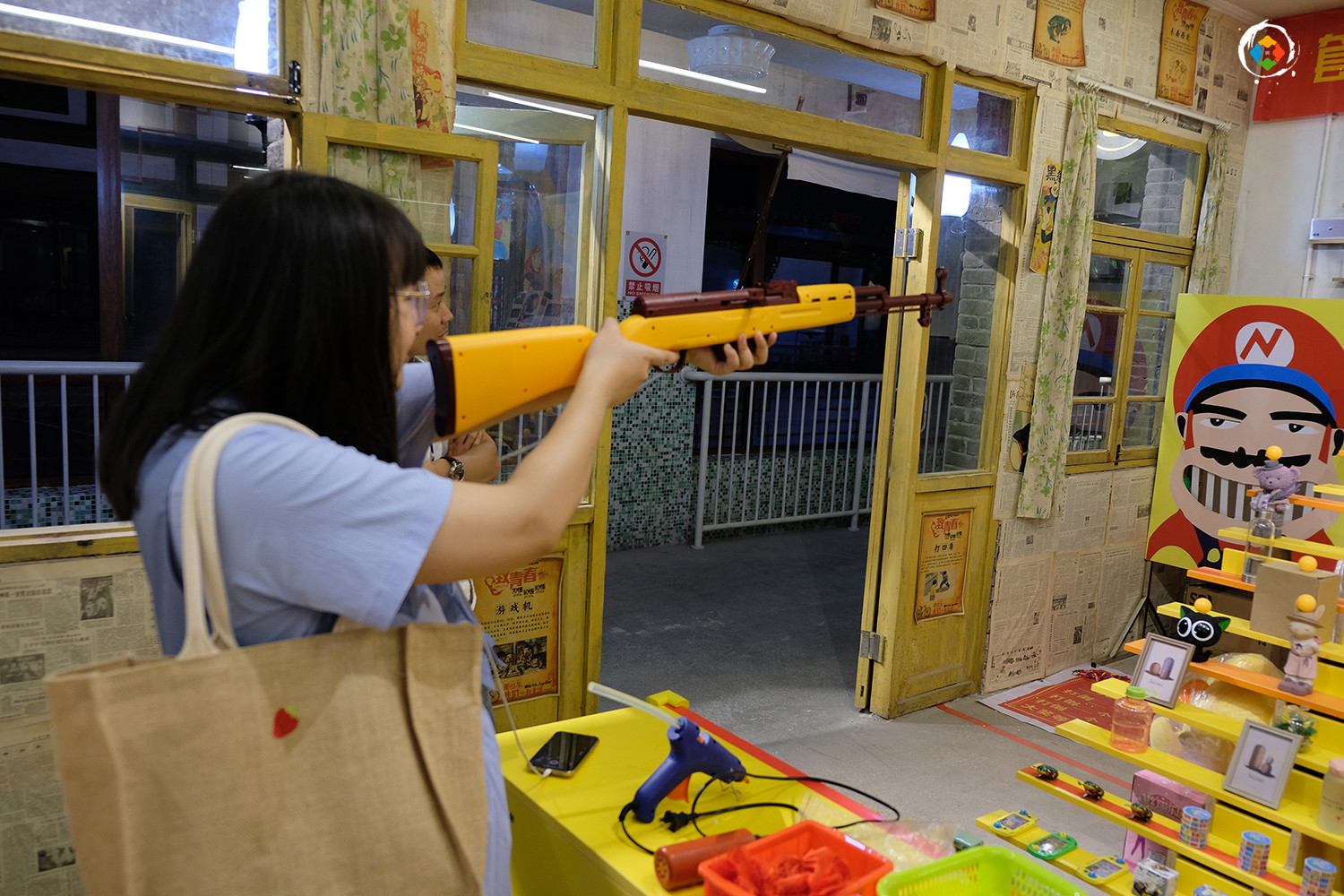 重庆洪崖洞开始形象包装，2个月没有外墙灯饰，游客还会去吗？