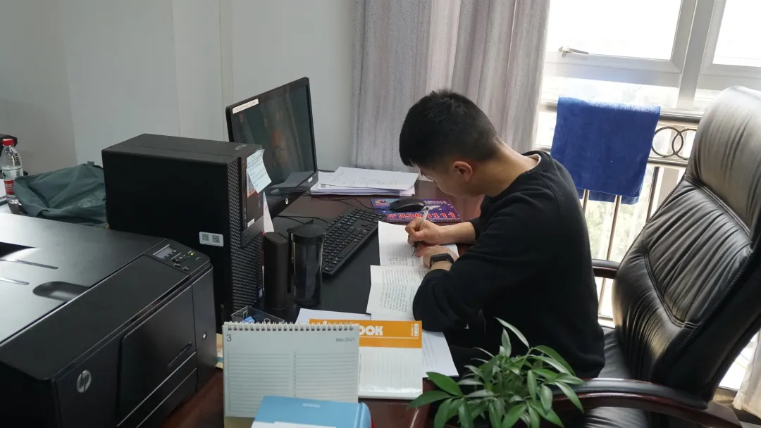 楚雄市：构建“六大学习阵地” 有效破解“工学矛盾”