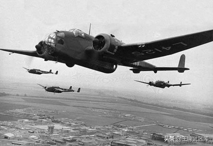 不得意的杰作，二战初期英国的主力轰炸机之一