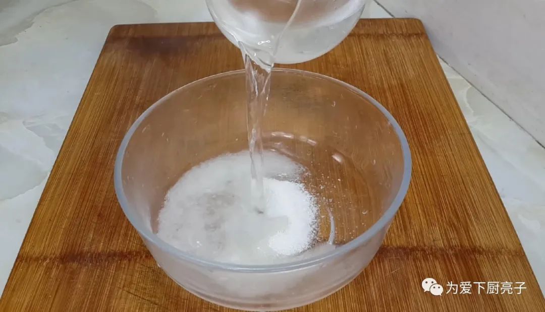 油條這樣做太好吃了，筷子夾一下，鬆軟又香甜，比吃麵包還舒服