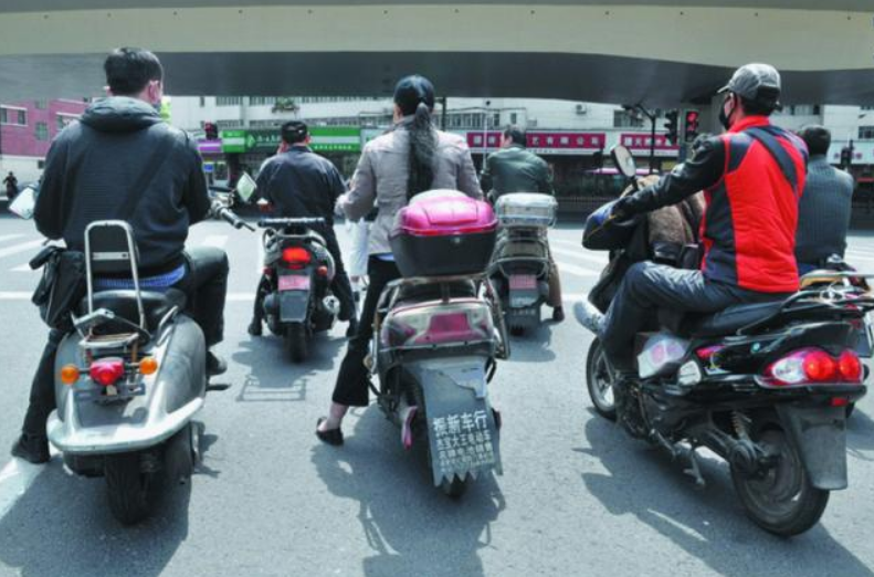 車主：有電用不著，沒電蹬不動，電動車腳蹬有啥用？專家給出回答
