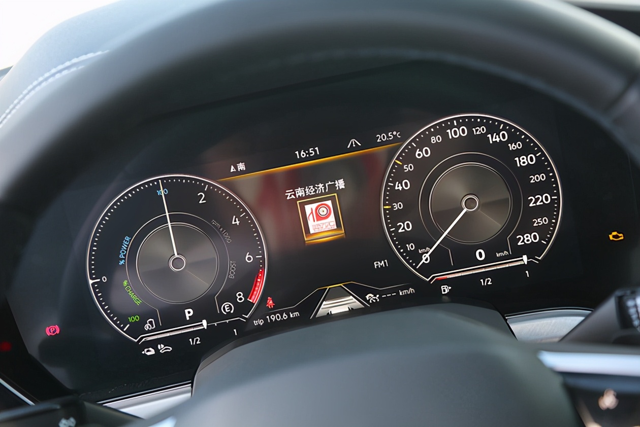 大众途锐eHYBRID上市 售价67.98万元