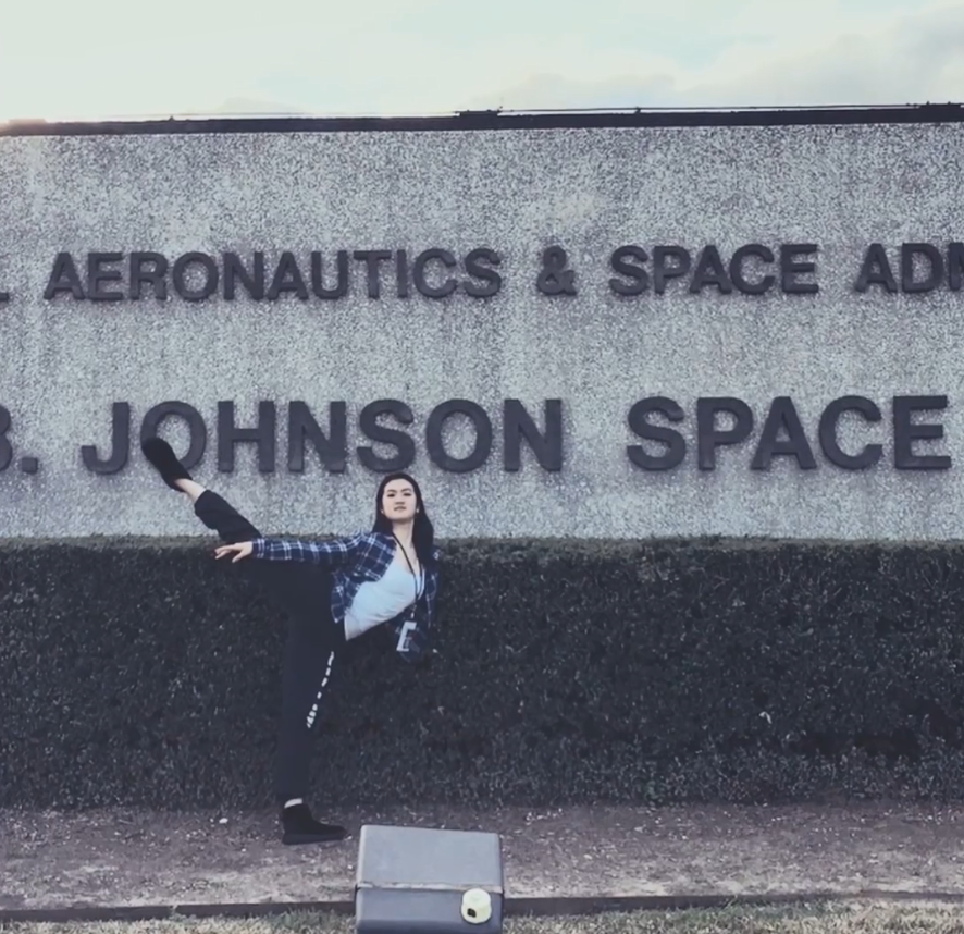 姚安娜出道顶配：纪录片欲要撕掉公主标签，小细节却暴露玻璃心