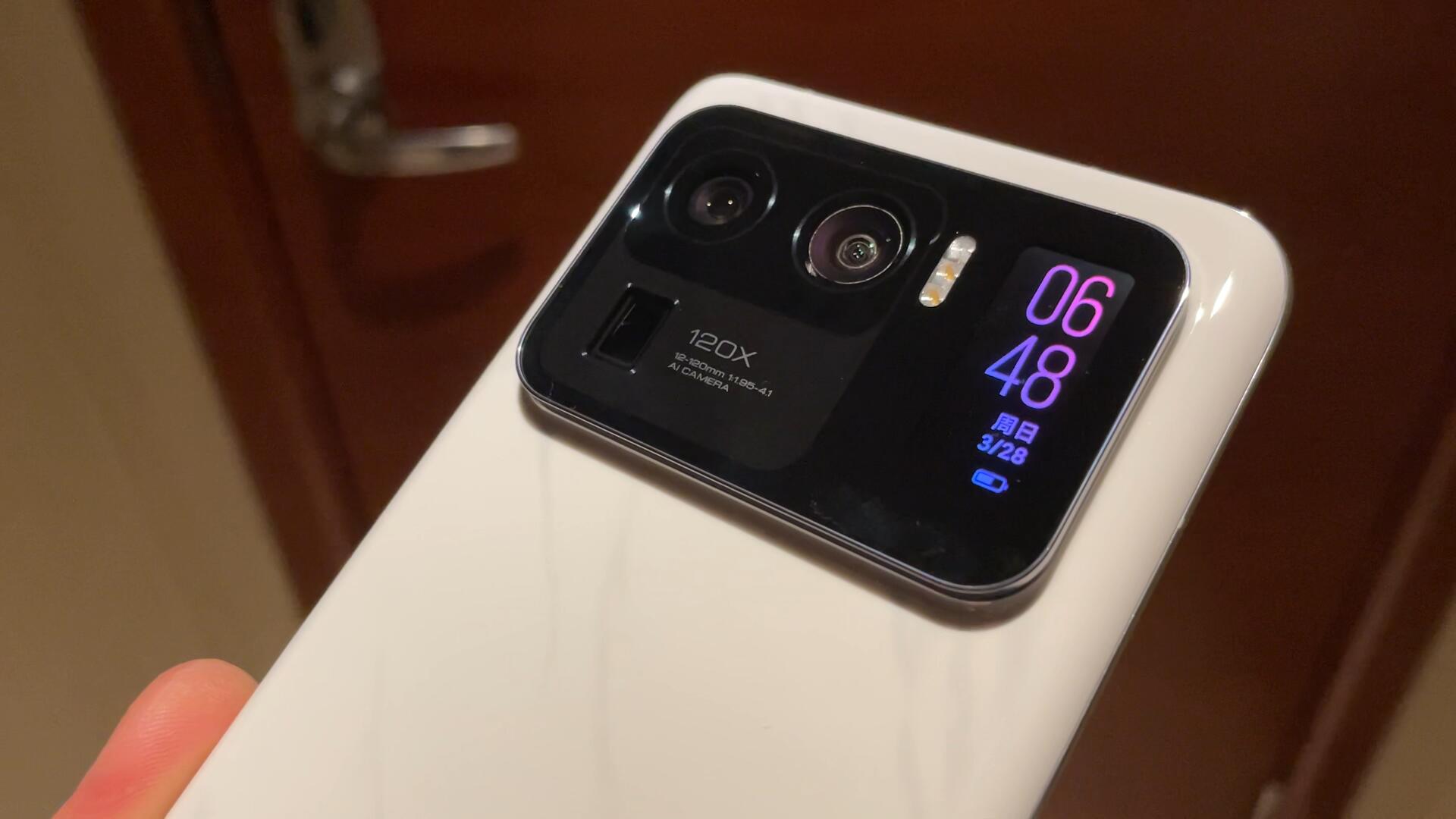 把玩了3小时的小米11 Ultra，简单谈谈算不算机皇