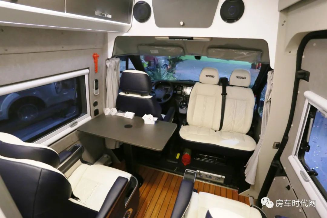 卫航商旅两用F590 新世代全顺PRO底盘 还带航空座椅