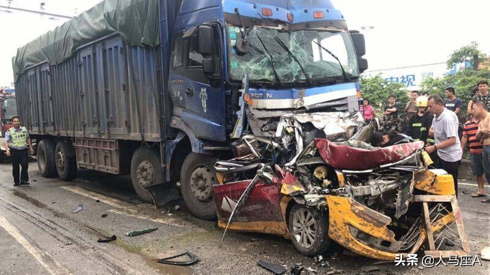黑龙江一挂车与拖拉机相撞致15死，安装自动刹车系统能避免？