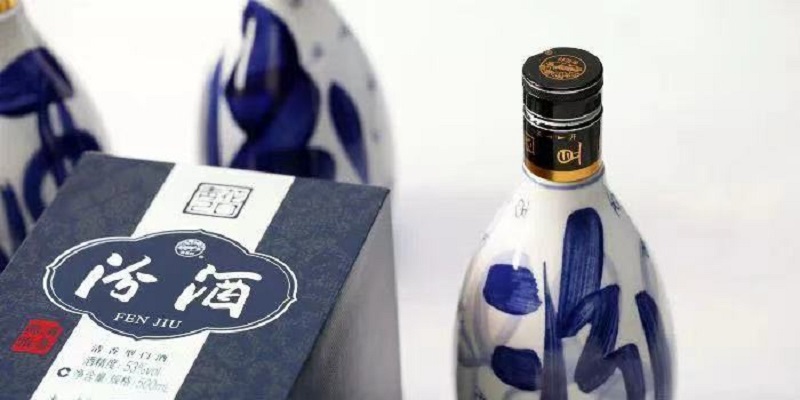 山西汾酒利润大增股价迎反弹 投资者：估值再打对折都嫌贵