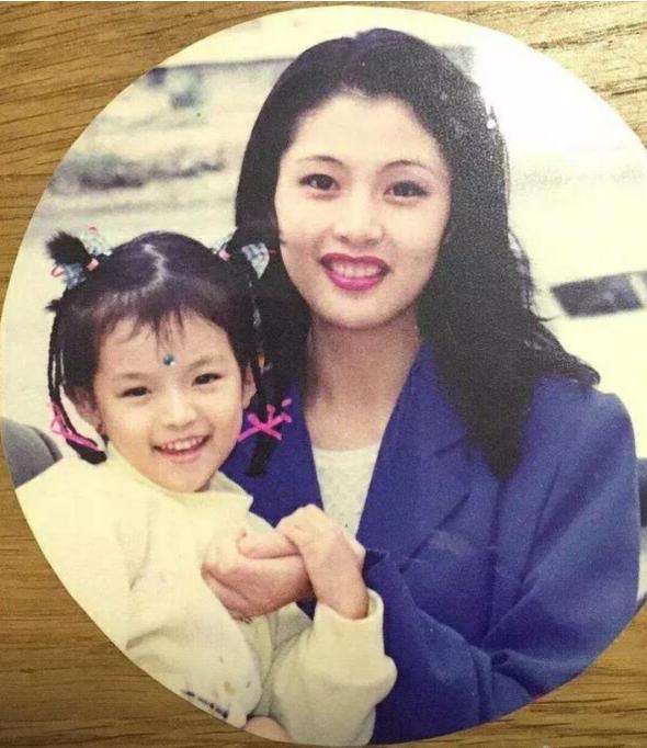 杨恭如妈妈赛亚姐，李小璐妈妈靓绝东三省，这些明星父母也太美了