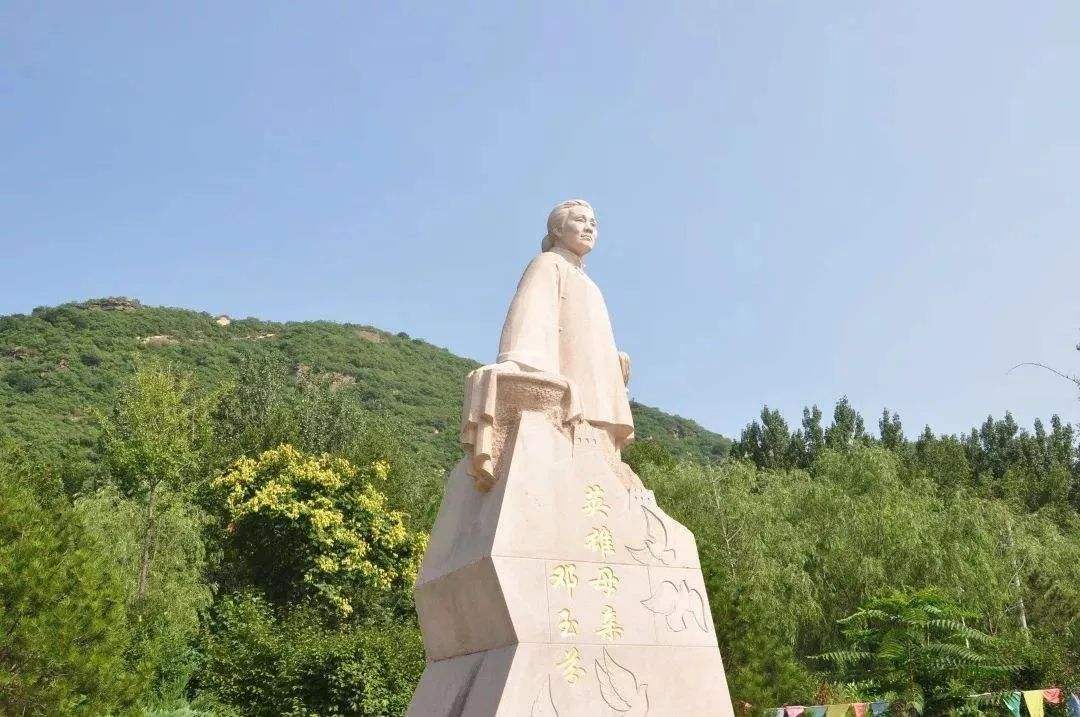 当代“佘太君”邓玉芬，为革命，亲自送丈夫和六个儿子上战场