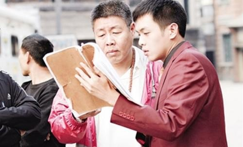 结婚不见父亲身影，直言三年不拍父亲的戏，张