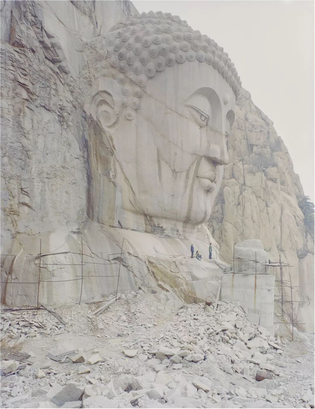 他拍下像蝼蚁一样生活的2000个中国人，没人能平静看完