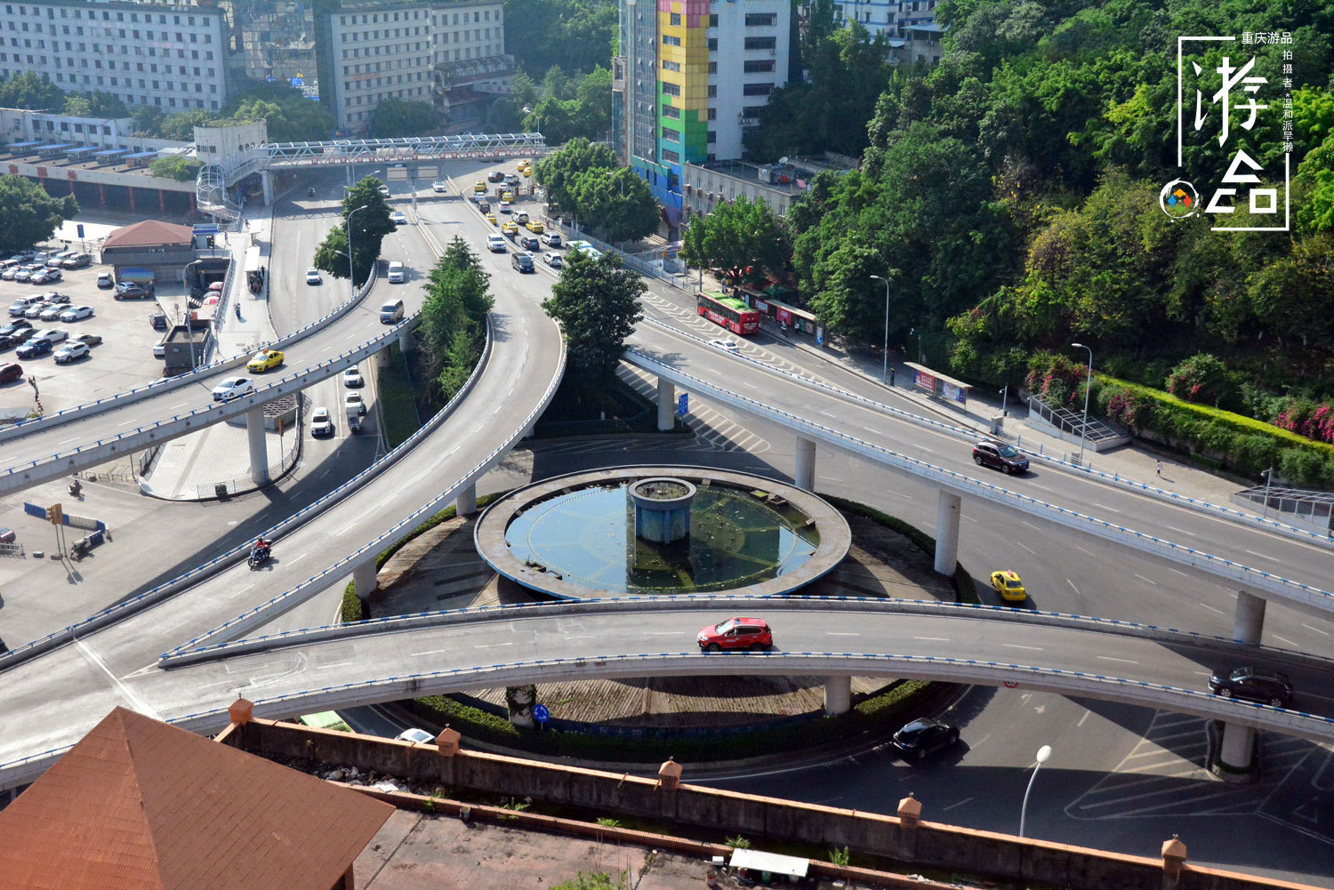 重庆菜园坝的九龙门：立交桥上的废弃喷泉，山城第一代“燃气灶”