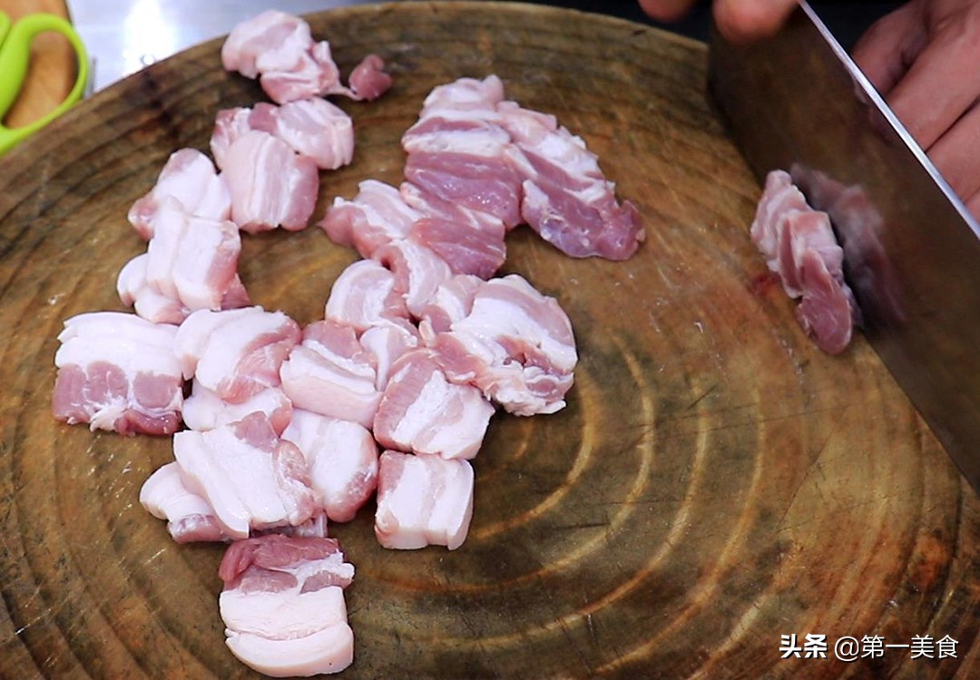 图片[3]-【猪肉白菜炖粉条】做法步骤图 试试厨师长这个做法 肉片鲜嫩-起舞食谱网