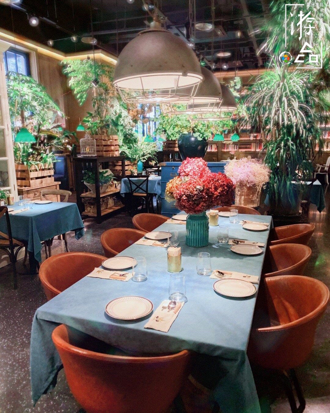 重庆鎏嘉码头的高级餐厅，羊排用老干妈调味，钱都花在环境上