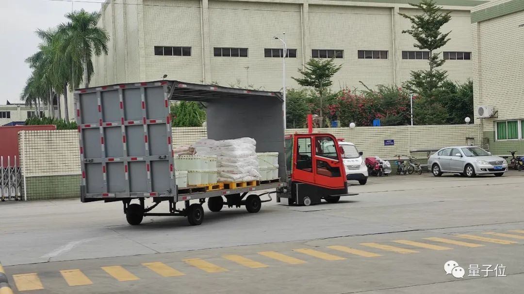 25台机器人=18名搬运工，我在徐福记工厂围观旷视河图落地