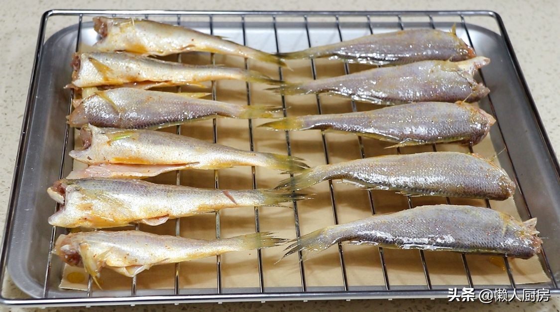 不用油炸，小黃魚怎麼做才好吃？ 教你做香酥小黃魚，還不用吐魚刺