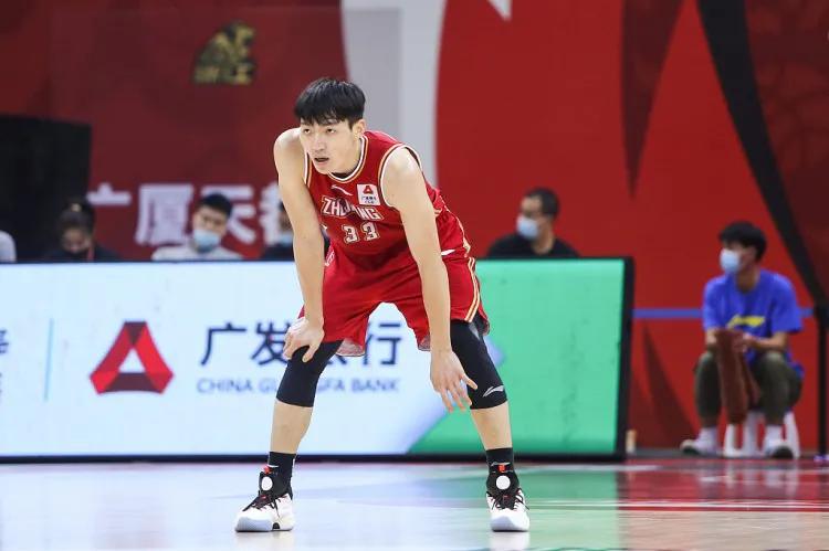 CBA后卫线前五名：辽宁第一，广东第三，山东榜