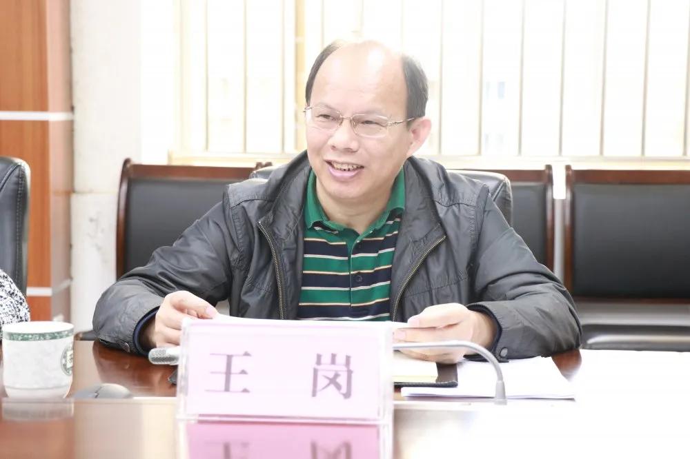 市中院领导到鹿寨法院检查指导 “六专四室”建设情况及法庭安保工作