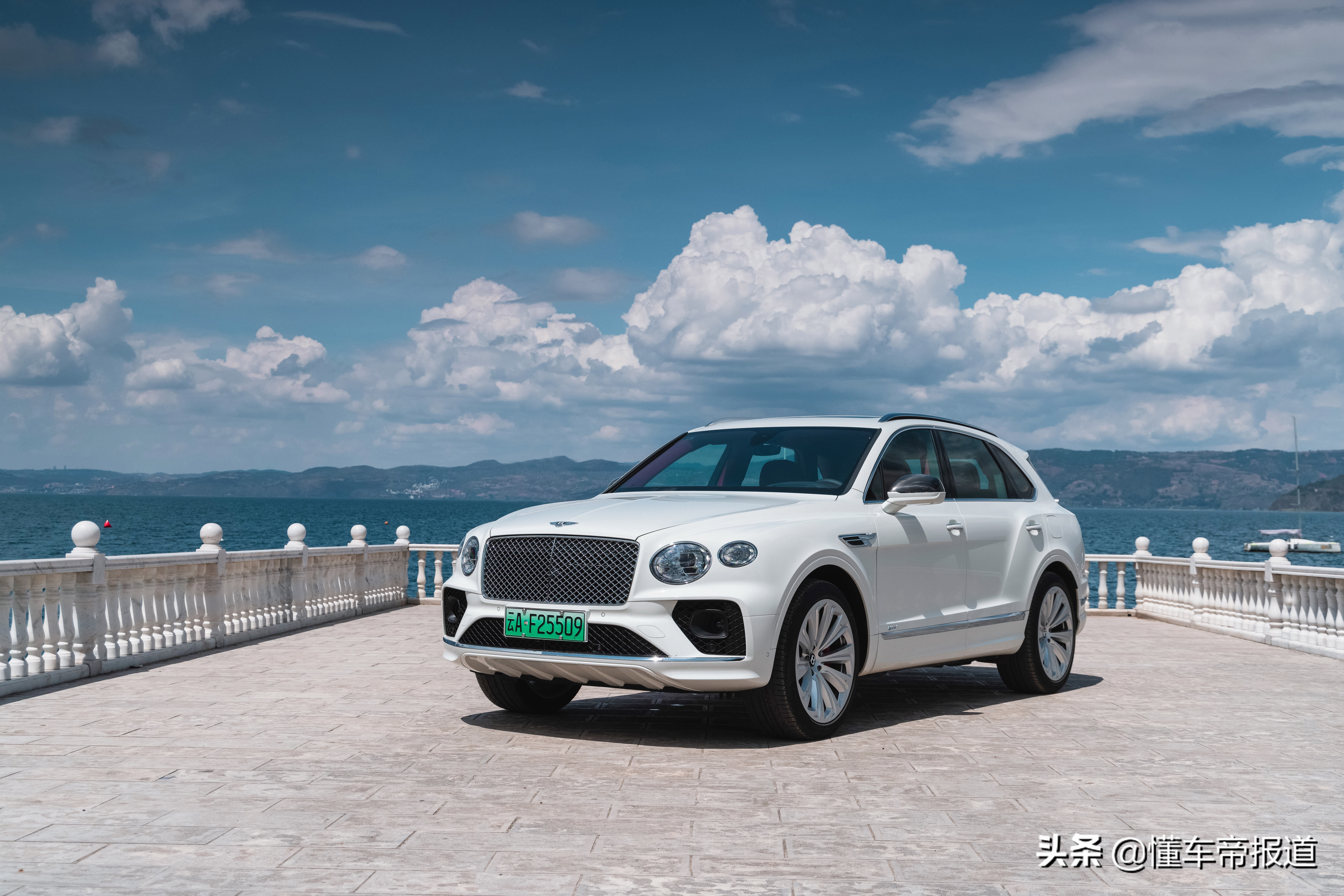 超豪华品牌如何诠释新能源试驾全新宾利添越phev