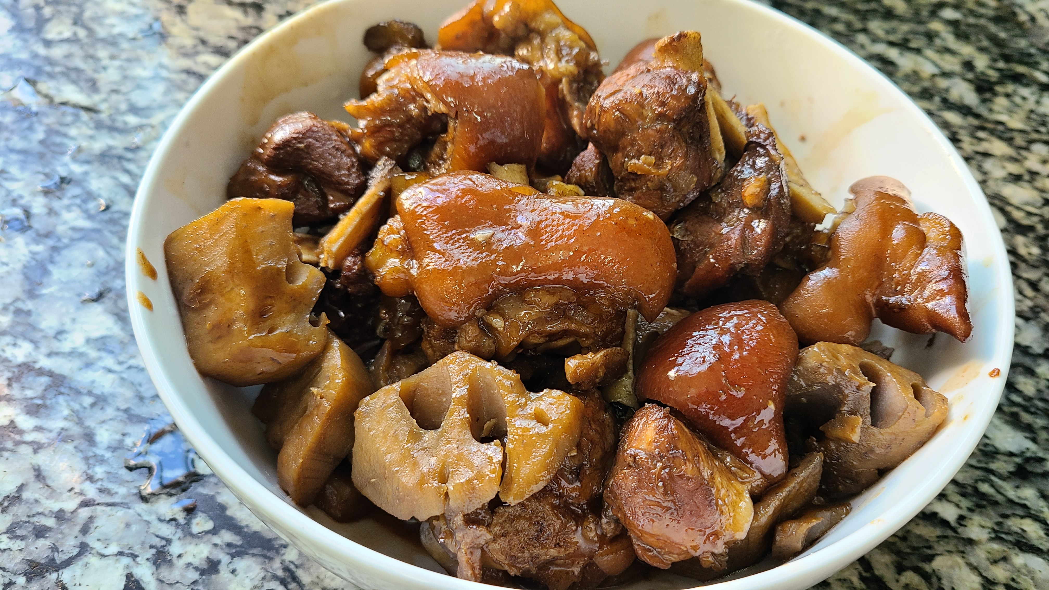 豬腳這個吃法太香了，很好吃的一道美食，簡單家常又下飯