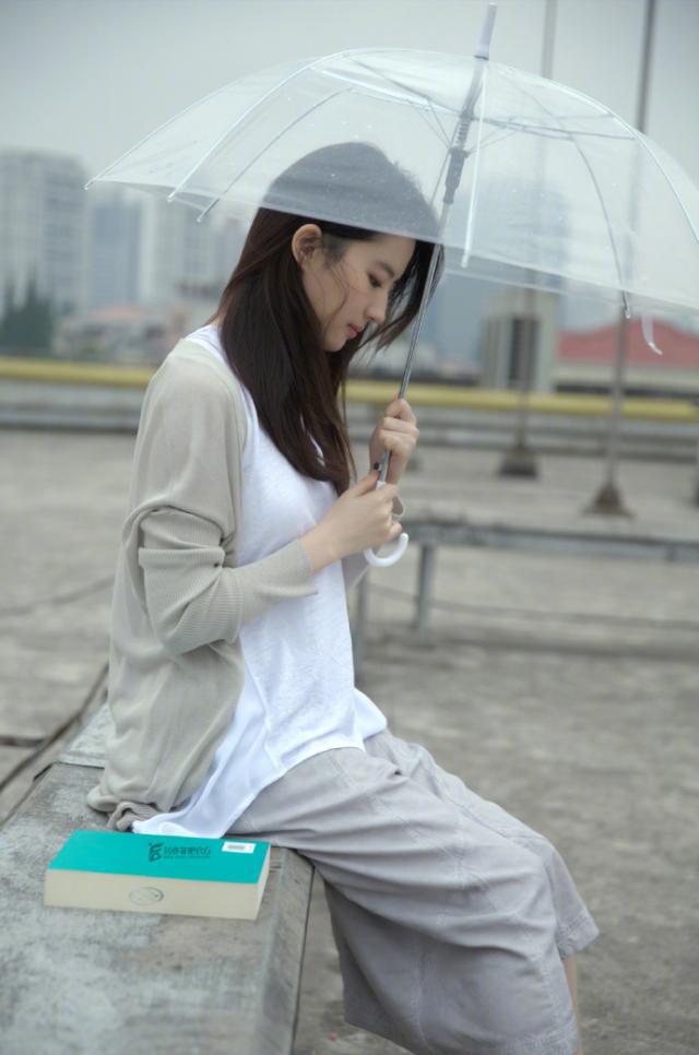 心累了发朋友圈的句子，悲伤落寞，越看越想哭