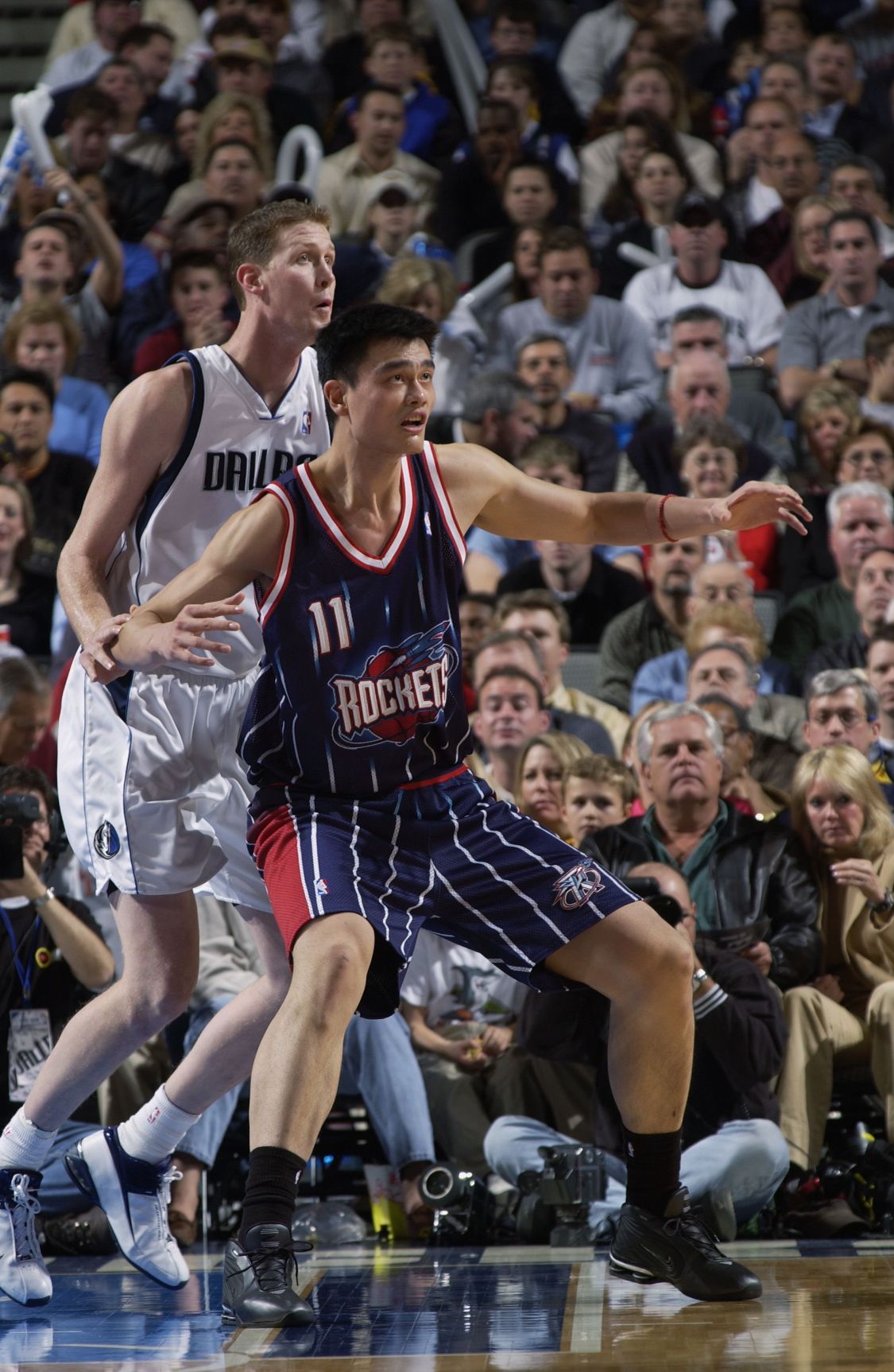 悲剧！王治郅昔日队友确认瘫痪，身高2米29，比