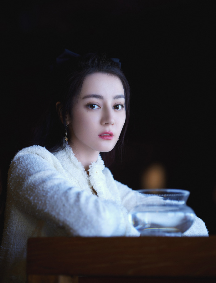 CCTV spring is late first big couplet platoon! Wang Yibo easy melt 1000 royal seal Dilirebazhu one dragon, show a body in succession