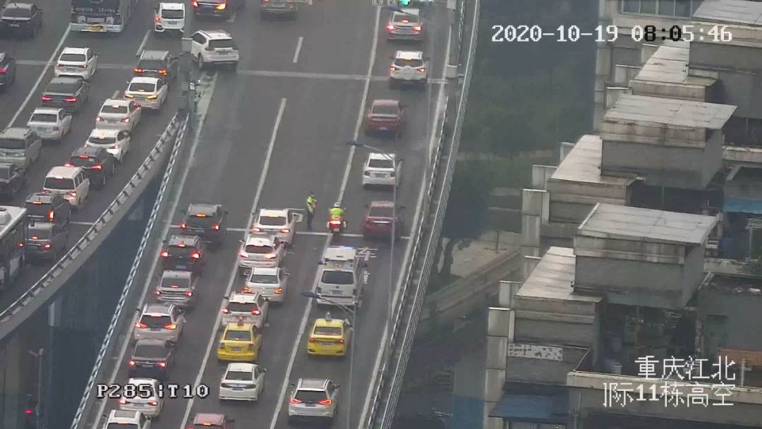 护送|当救护车遇上早高峰！江北渝警骁骑紧急开道护送,仅4分钟送达