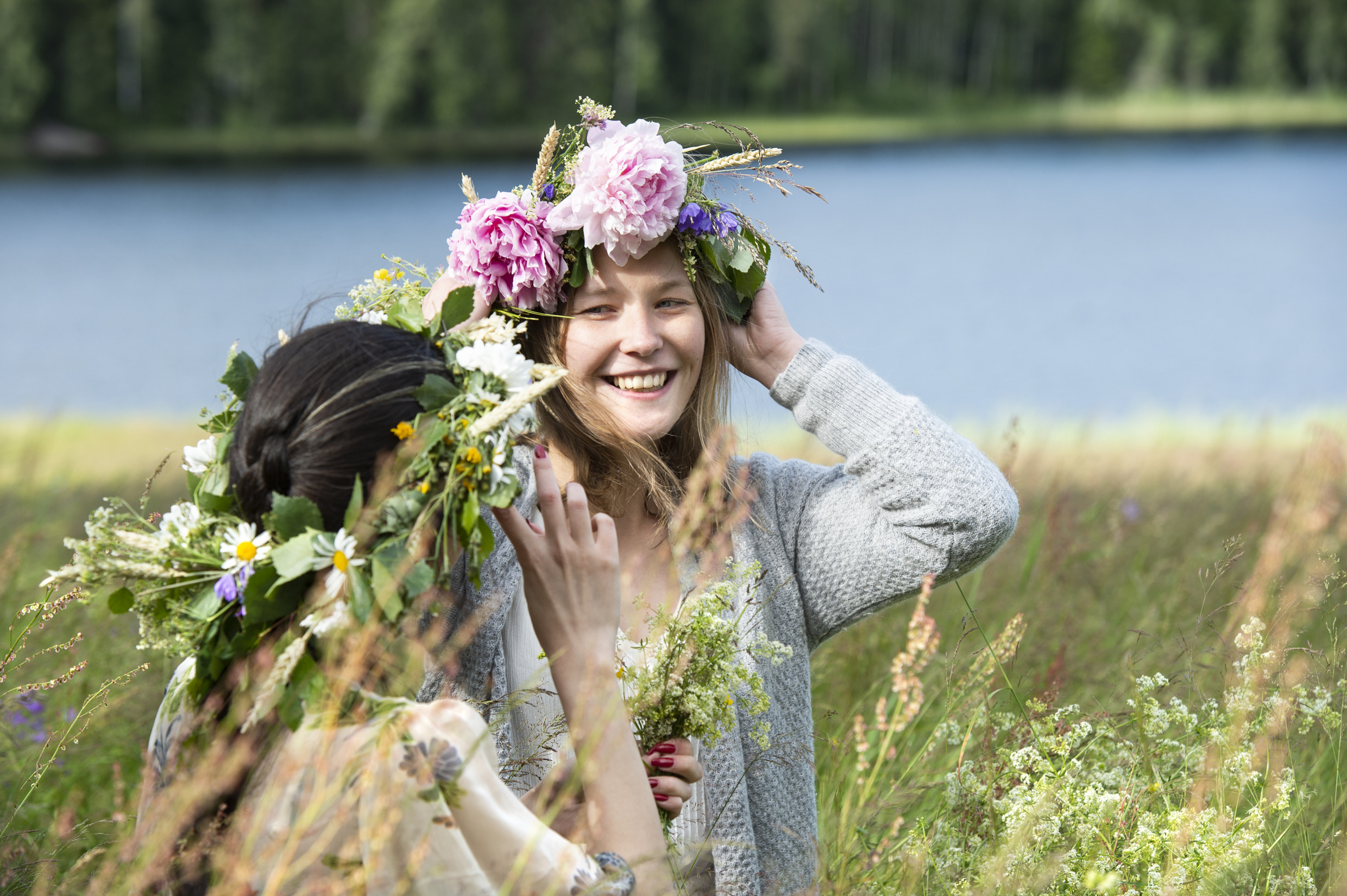 The Swedish royal family took photos to celebrate the Midsummer