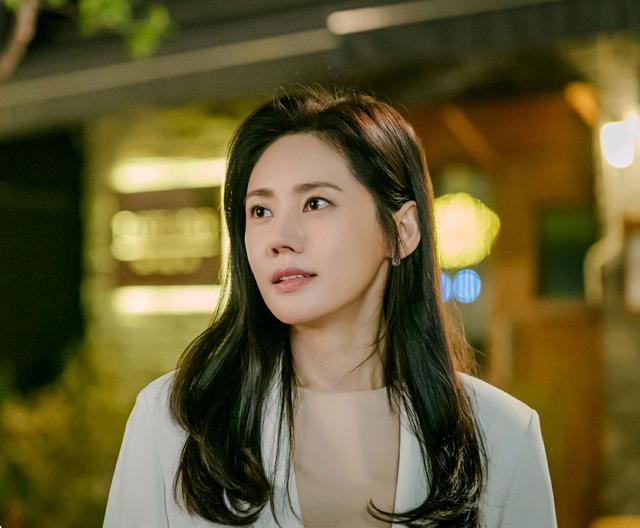 忠于愛情還是另有所圖？能夠忍渣男，這8位女明星，各有各的原因