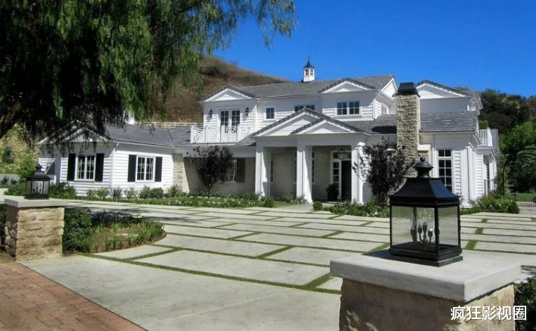 美国顶级名媛的奢侈生活什么样？别墅养宠物、