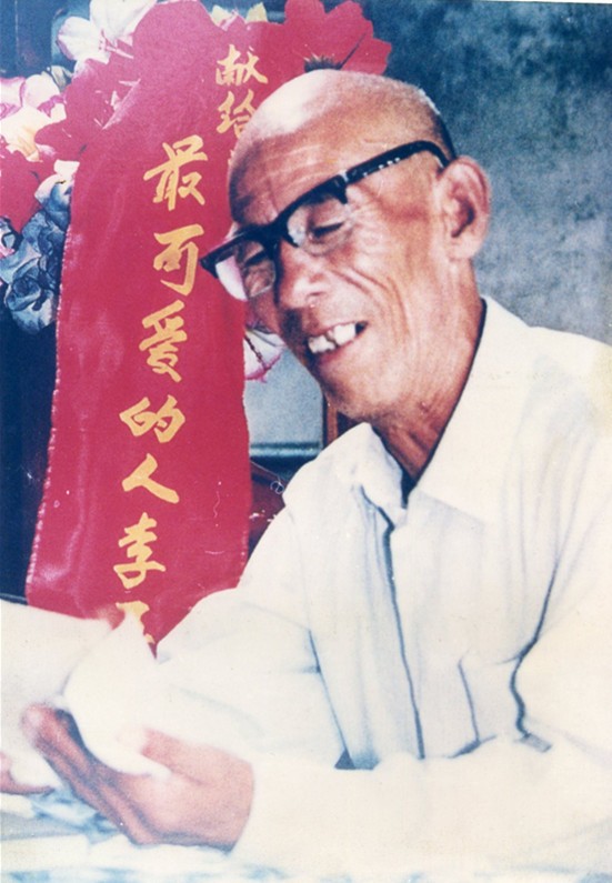1990年，一老汉拿着课本来到军队驻地：我就是课本上牺牲的志愿军
