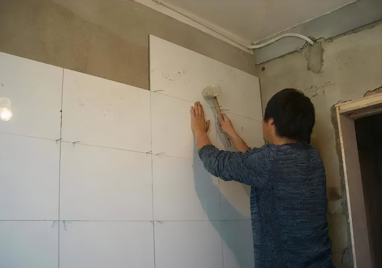 What is the difference between tile adhesive and tile adhesive?Which