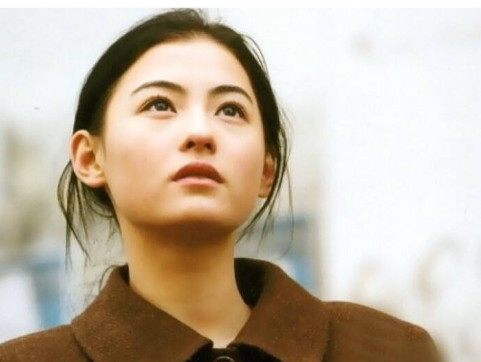 点赞王菲照片就是“偷窥”前任？张柏芝远比你想象的豁达