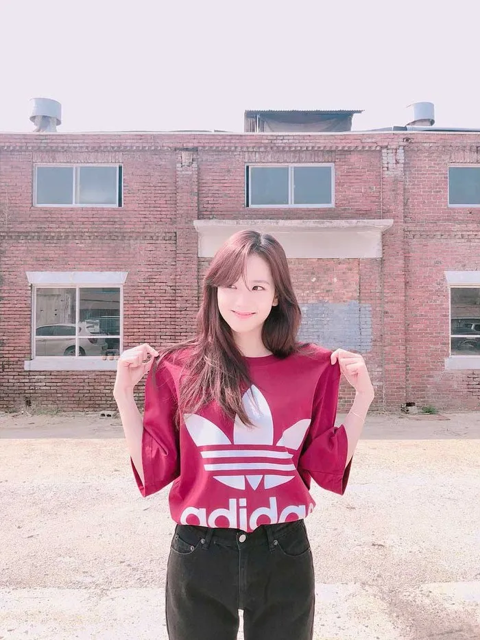 BLACKPINK智秀遭到品牌方排挤;aespa成员陷入虐猫争议?