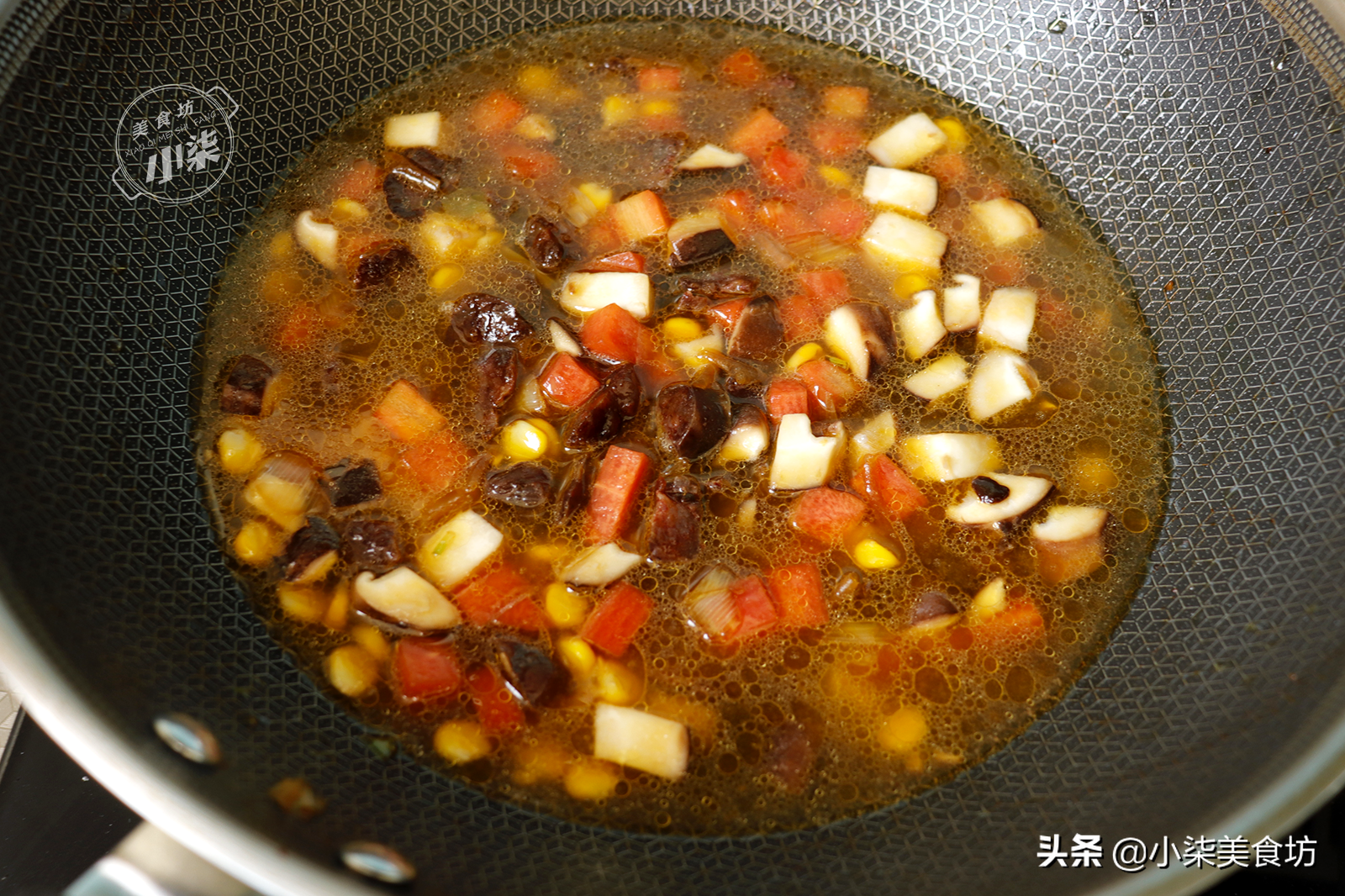 大米別直接蒸了，打3個雞蛋，老保姆拿手絕活，過年就要這樣吃