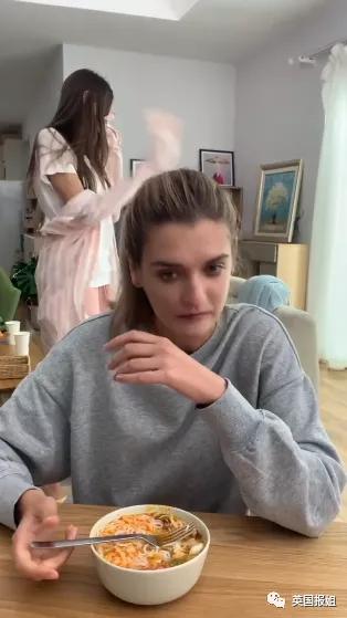 Chinese production overseas explodes fire, the foreigner is really sweet mad grab! Netizen: Had not seen Finnic station is so close