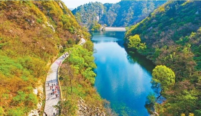 走好生态经济协调发展人与自然和谐共生之路