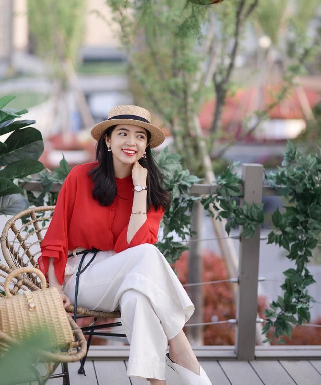 衬衫如何穿出高级感？瞧三木博主的时尚搭配，