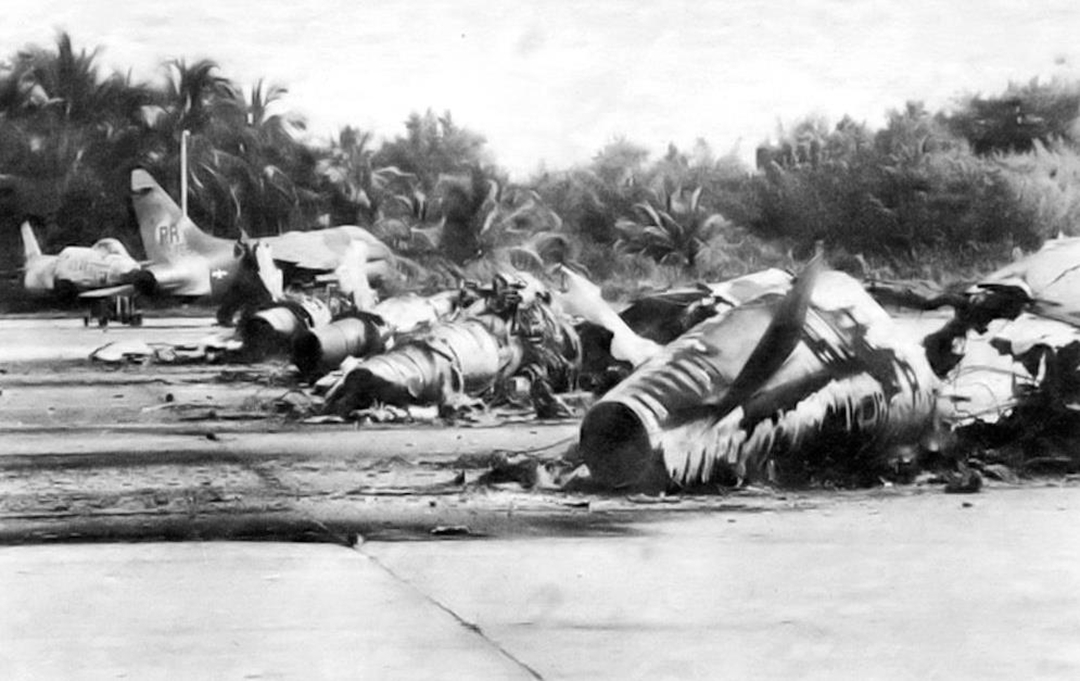 波多黎各美军基地的一声巨响，火光硝烟当中，10架战机惨遭不幸