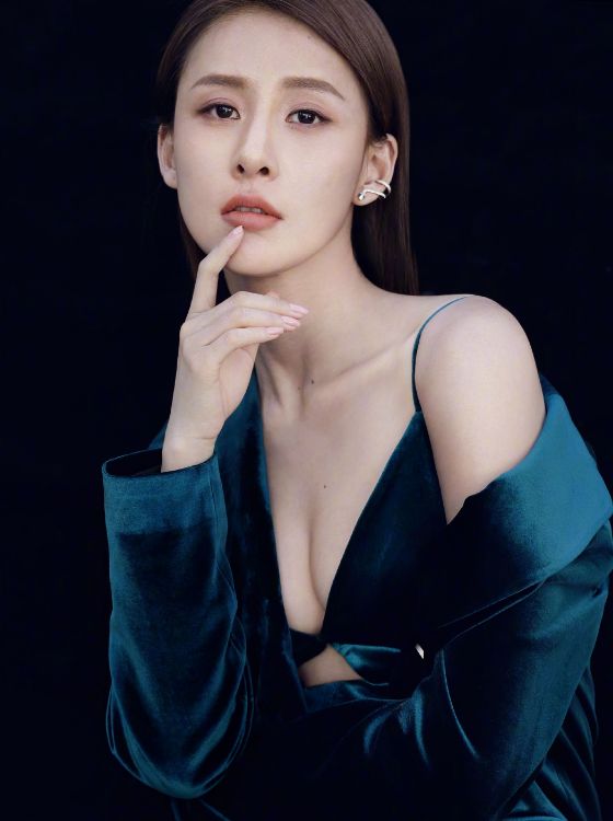 Mainland Sexy Actress Jia Qing Meitu Inews 