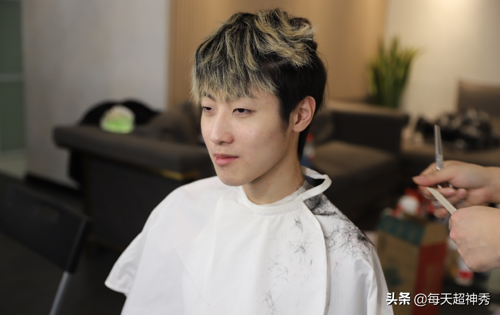 Prepare for war spring contest, jackeylove carries the fraction on Zhuo, ming Kai is innocent lie be defeated