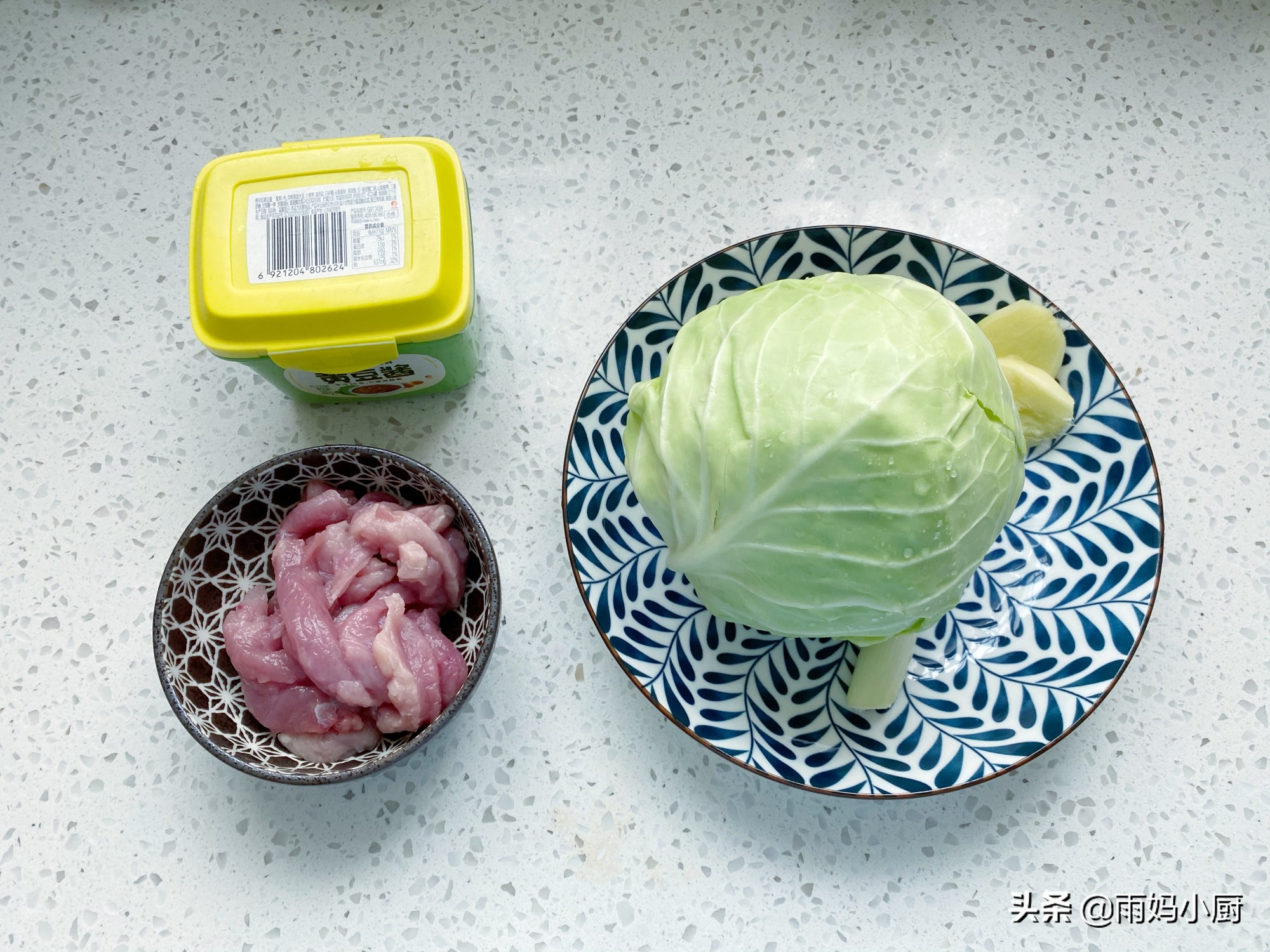 包菜炒肉最家常快手的做法，醬香美味又下飯，上桌一掃而光