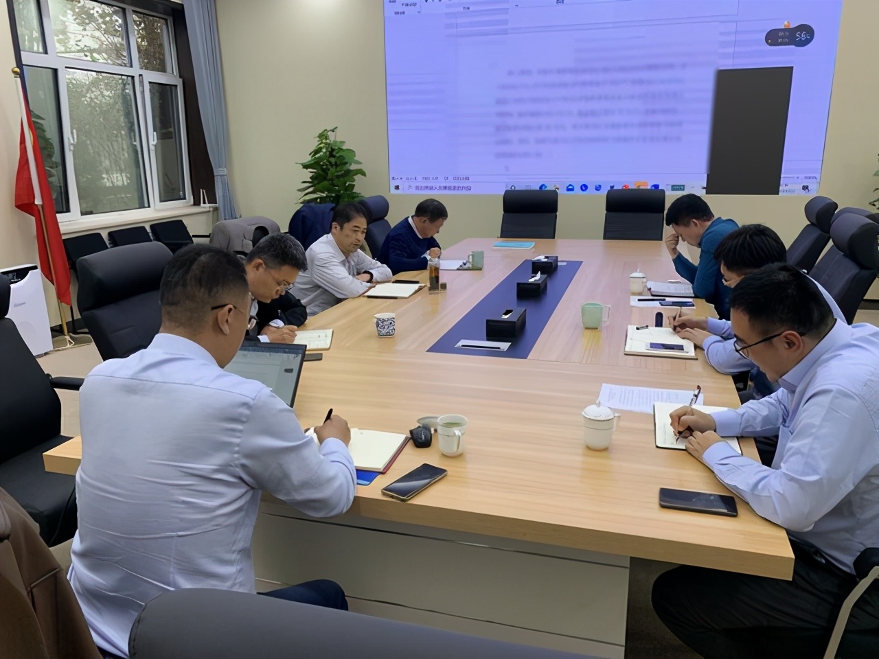 济南新材料产业园区召开北城控股发展专题工作会议