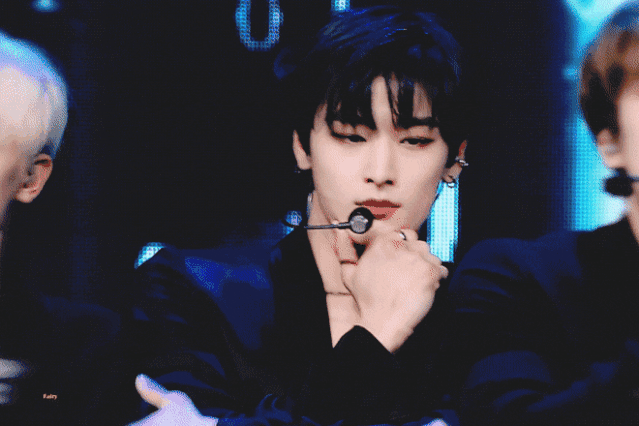 韩网友最近很喜欢的两名98年生男爱豆