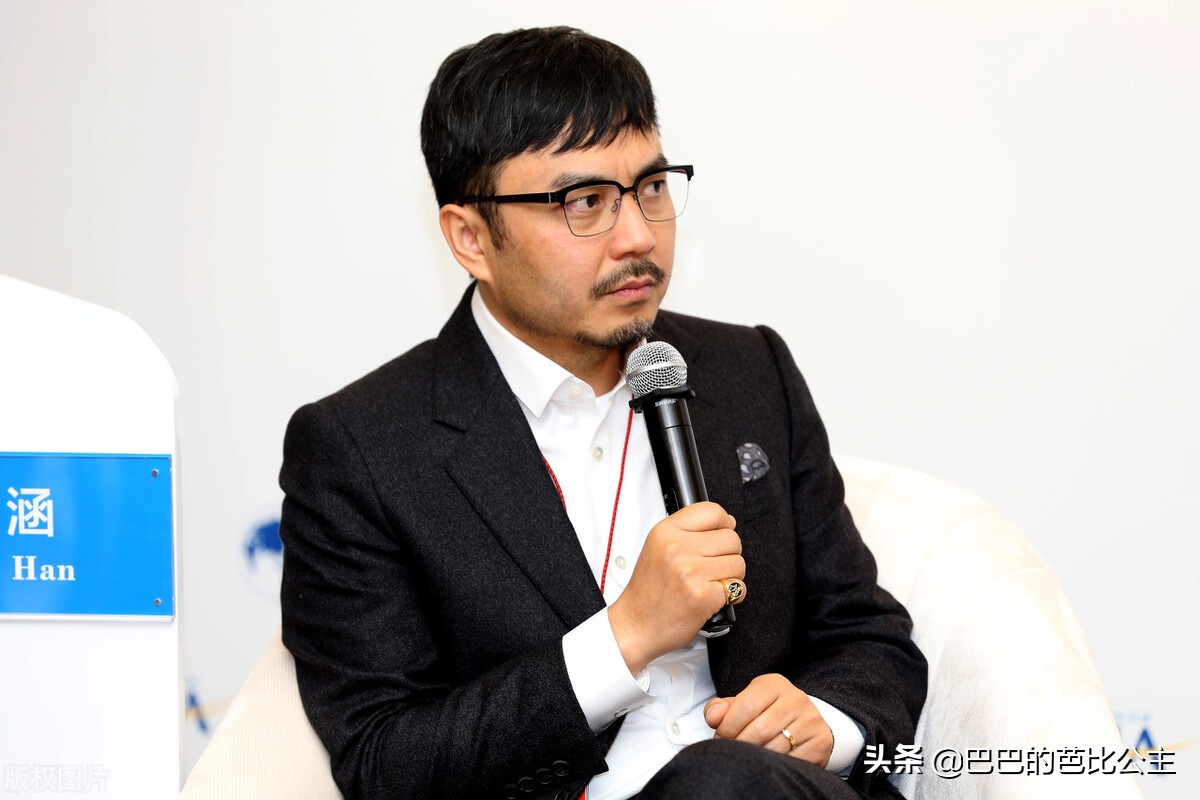 应采儿带Jasper吃饭，餐桌礼仪尽显教养