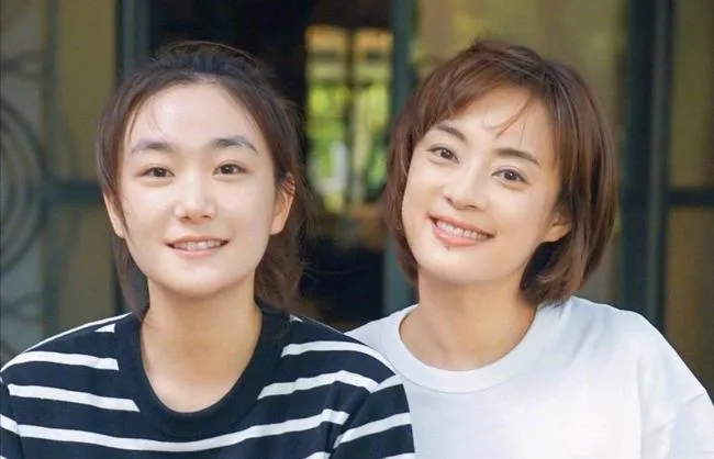从不认父亲,到给父亲买房养老、力捧妹妹,遇
