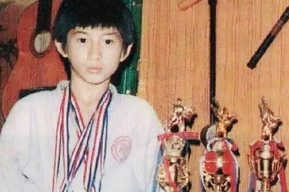 7位被家人“吸血”的明星，别人的父母是天使，他们的是吸血鬼